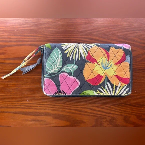 Vera Bradley Multicolor Floral Quilted Full Zip Wallet W/ Wristlet strap - Picture 2 of 4